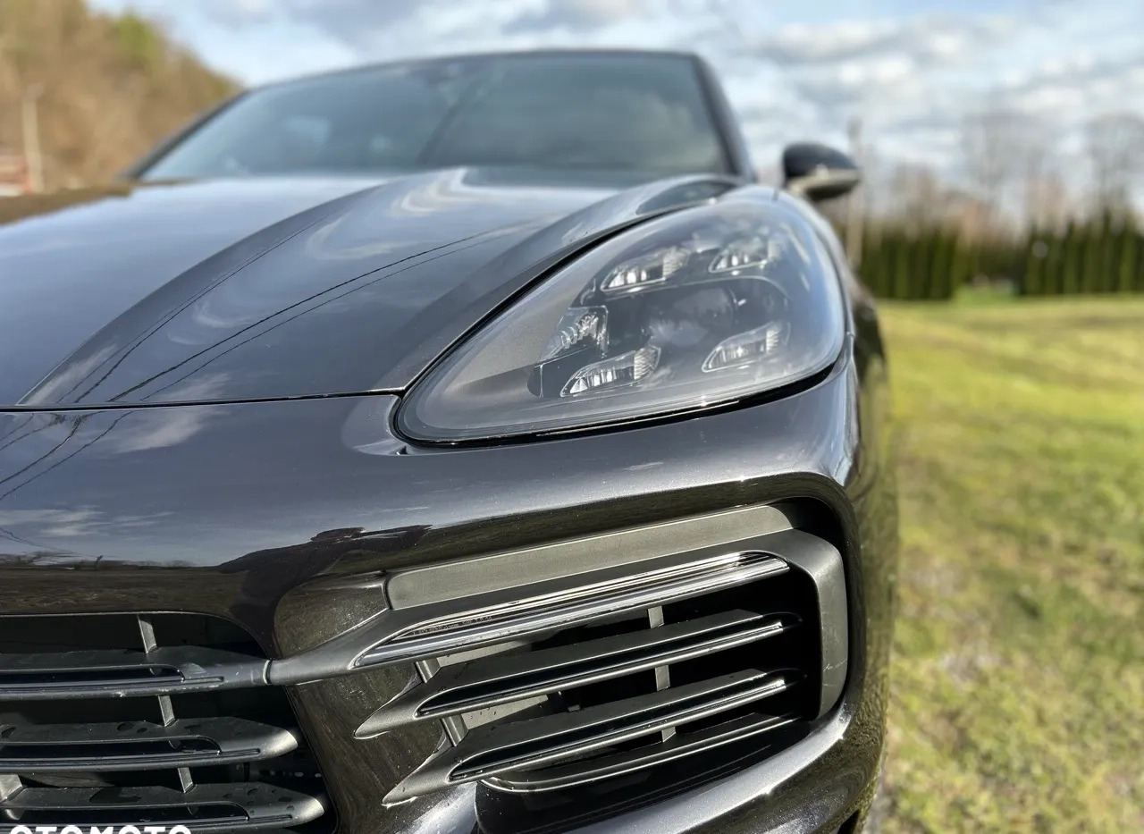 Porsche Cayenne cena 279900 przebieg: 86100, rok produkcji 2019 z Kraków małe 781